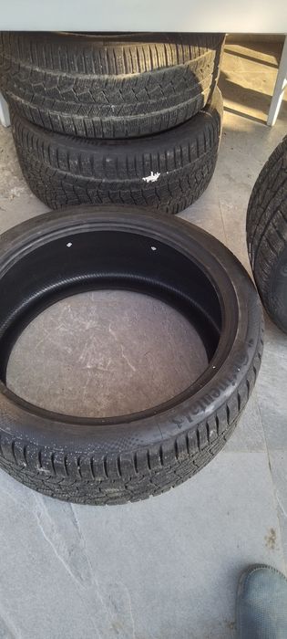 Ризина зима continital 245/40/R20