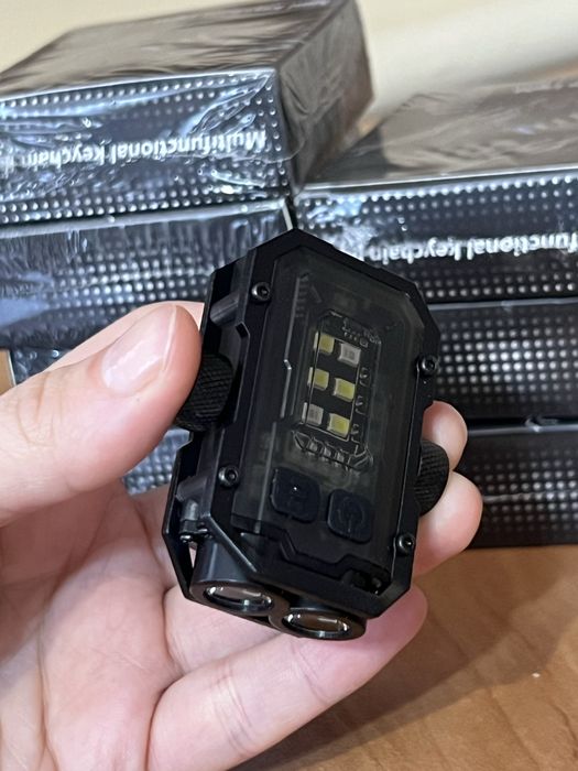 Багатофункціональний ліхтарик для ключів