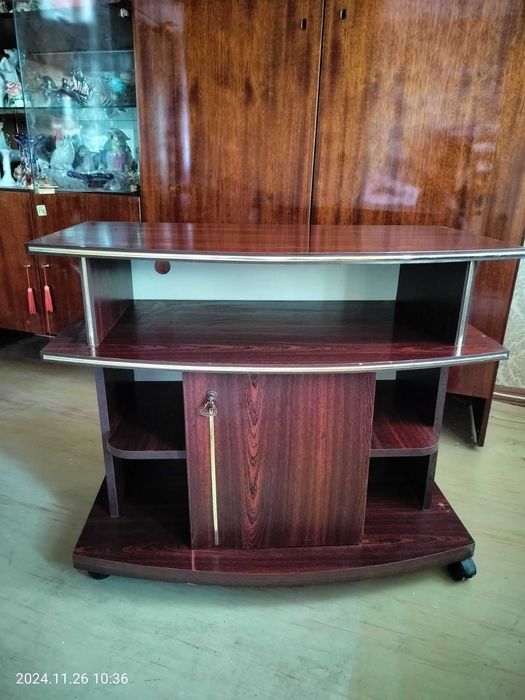 Підставка під телевізор