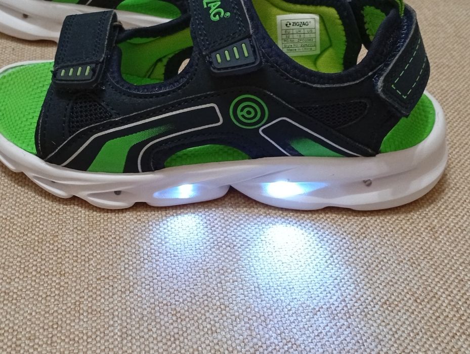 Босоніжки з підсвіткою  сандалії ZigZag 32  20.8 см босоножки Skechers