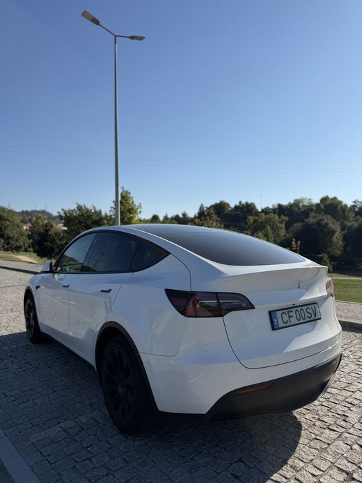 Tesla Model Y 12/2023 (Como novo) IVA DEDUTIVEL