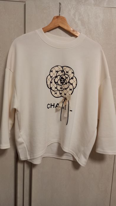 Жіноча вишукана кофтинка нова