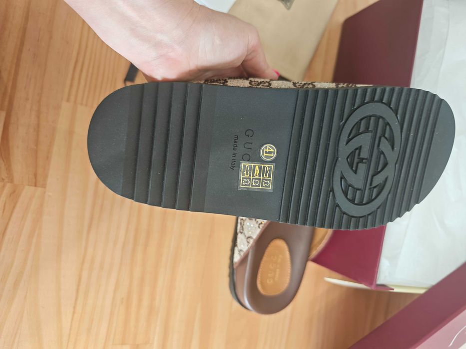 Gucciego Buty, sandaly klapki, skora od reki 41 r