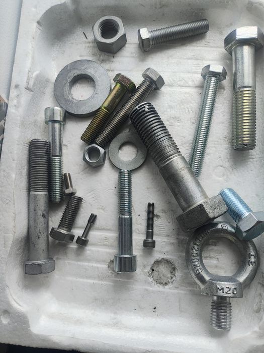 ŚRUBY NIERDZEWNE / OCYNK – nowe – cena od  20 ZŁ/KG