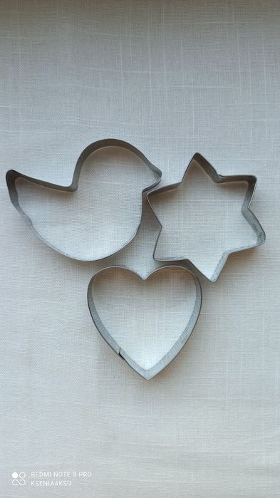 Вирубка для печива : 8-ка ;квадрати та металева з 3 -х предметів