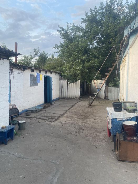 Продається будинок у центрі села