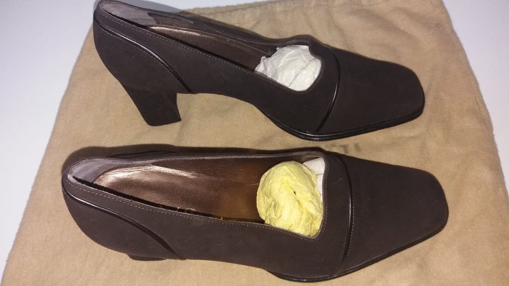 Sapatos de senhora em camurça marca Edith Fernandes nº 39