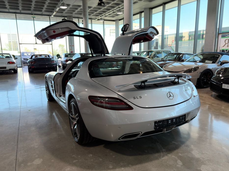 Mercedes-Benz SLS 63 AMG