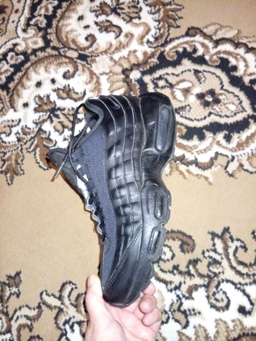 Продам кроссовки Nike air max 95