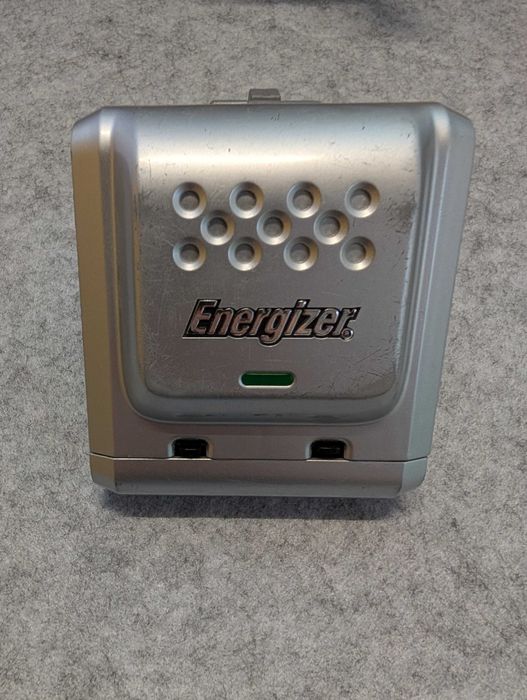 Ładowarka do akumulatorków AAA Energizer CHDC