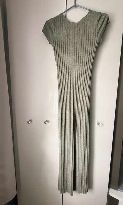 Sukienka midi zara