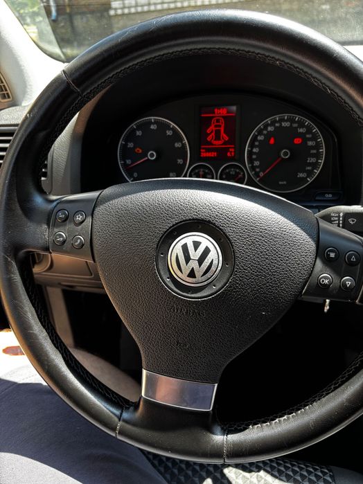 Продам Volkswagen Golf 5