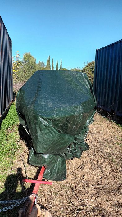 Barco com reboque à venda