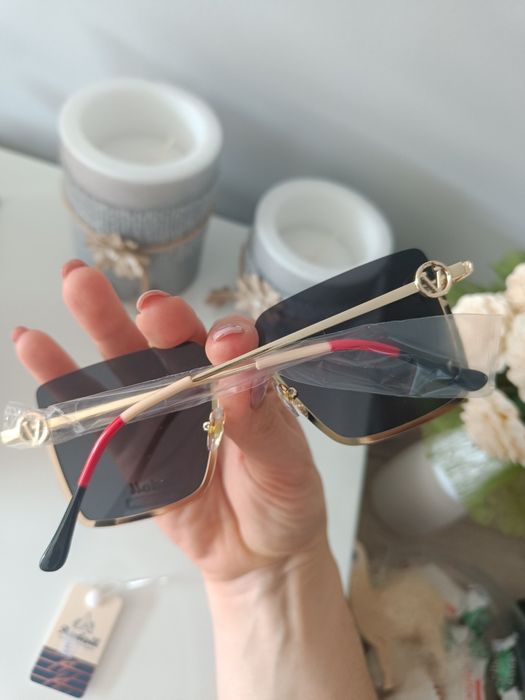 Okulary przeciwsłoneczne z muchami