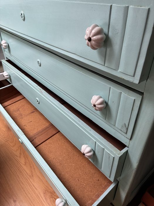 Comoda antiga sem puxadores