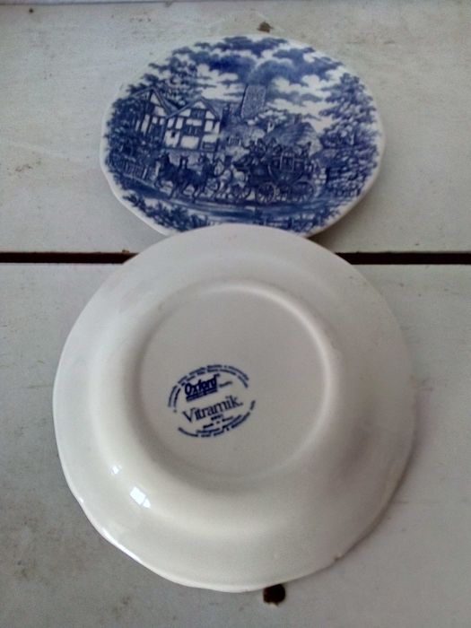 Pratos antigos de colecção de sobremesa