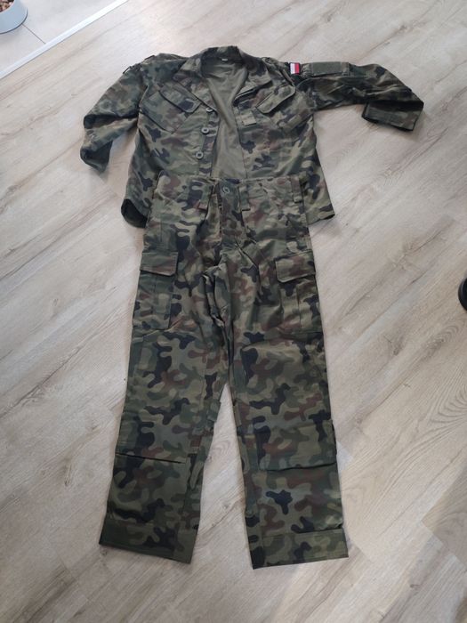 Sprzedam nowy mundur wojskowy