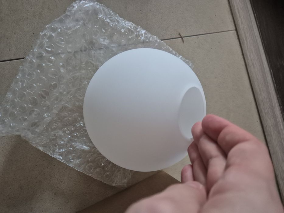 Nowa lampka stołowa Sigma biała kula G9