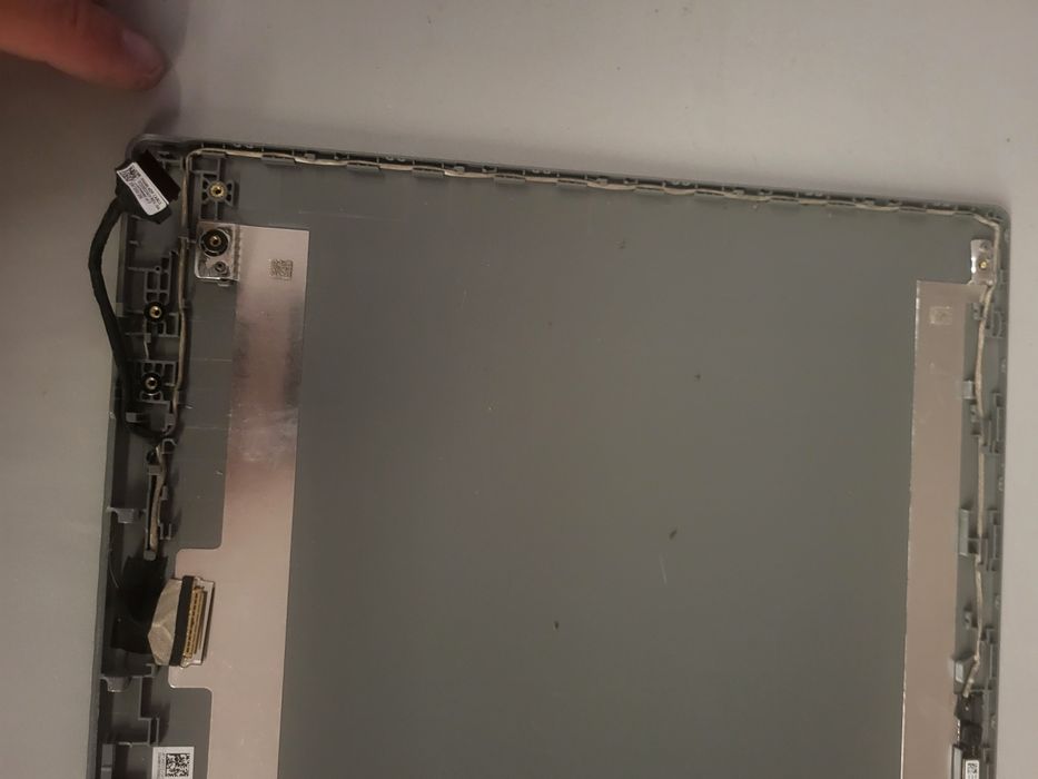 Sprzedam klapę tylnią matrycy + pasmo do laptopa LENOVO IDEAPAD.