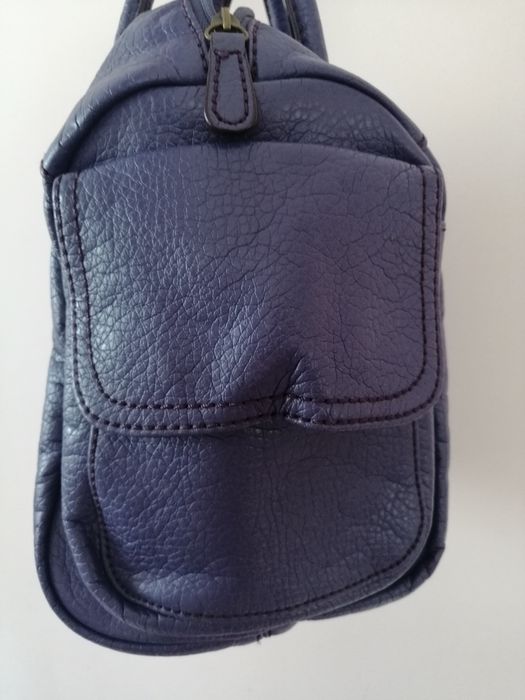 Fioletowa torebka kuferek H&M kieszonki