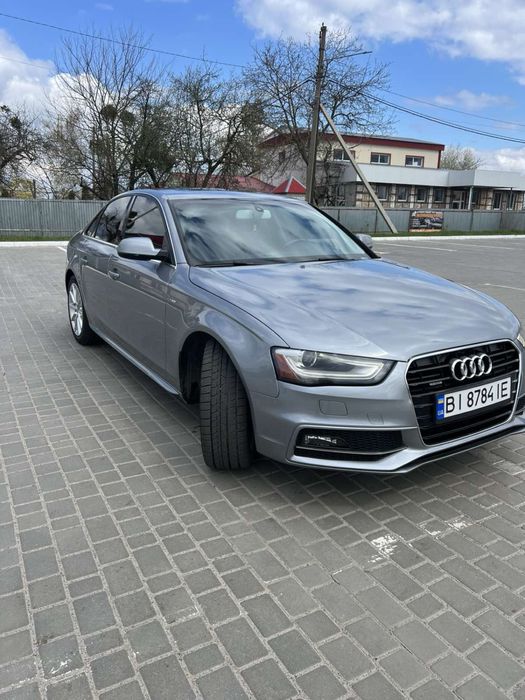 Продам Audi A4 b8 2015
