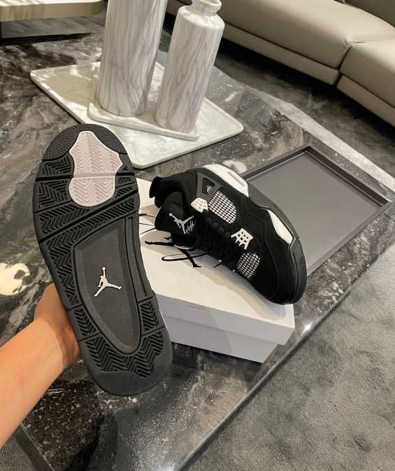 Jordan 4 Retro White Thunder R.42