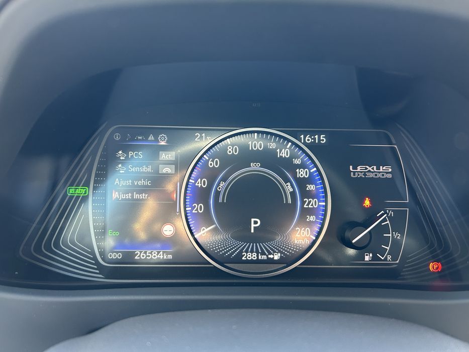 Lexus UX 300e 26000kms - 2022