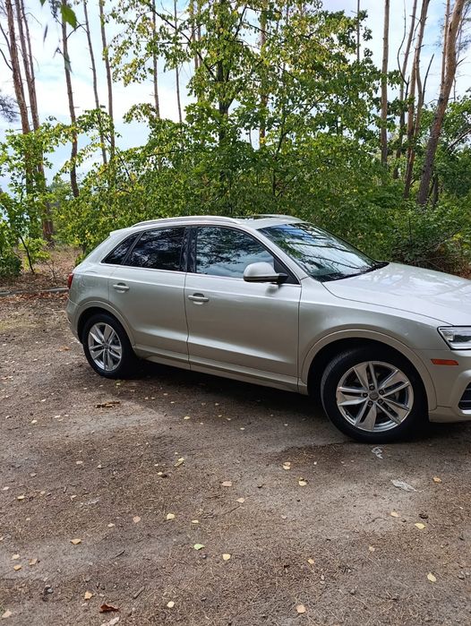 Продам автомобиль audi q3 в идеальном состоянии вложение не требует