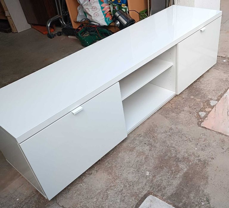 Móvel TV lacado Branco (NOVO) Ikea