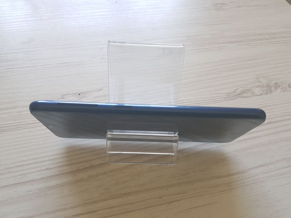 Смартфон Samsung a20e