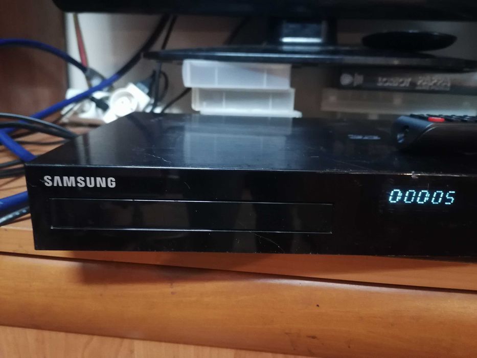 Odtwarzacz Blu-ray Samsung HT-H5200 pilot HDMI/USB