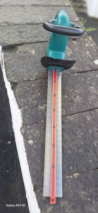 Corta sebes eléctrico