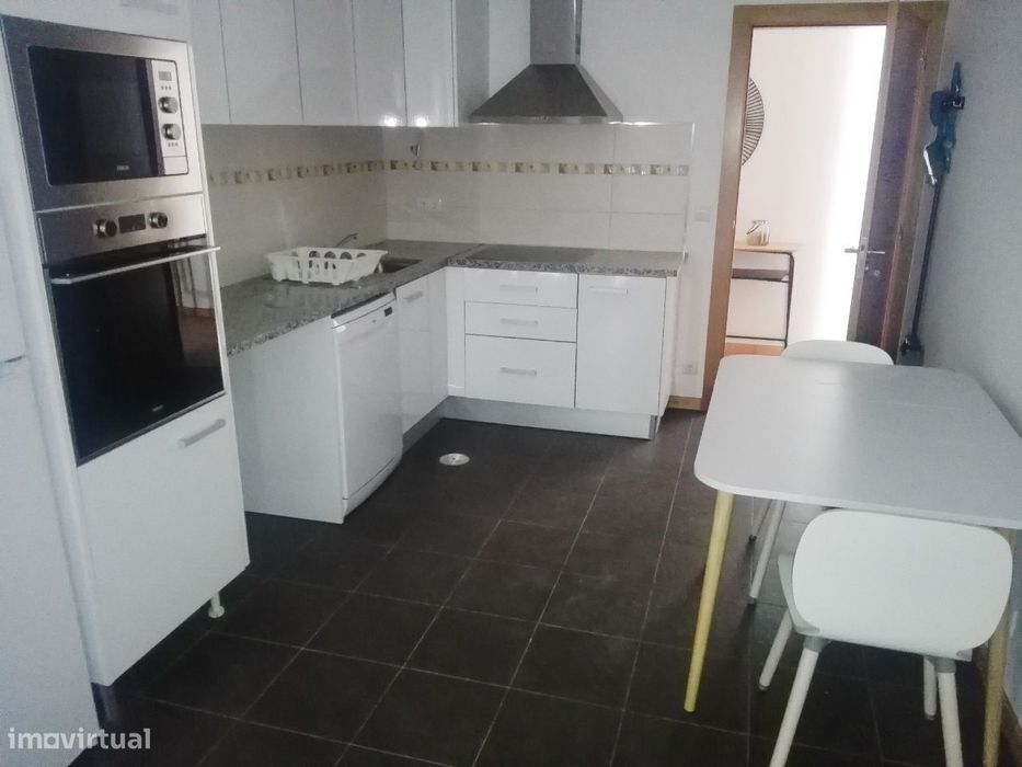 Apartamento T1 com terraço em Coimbra (Baixa-Arnado)
