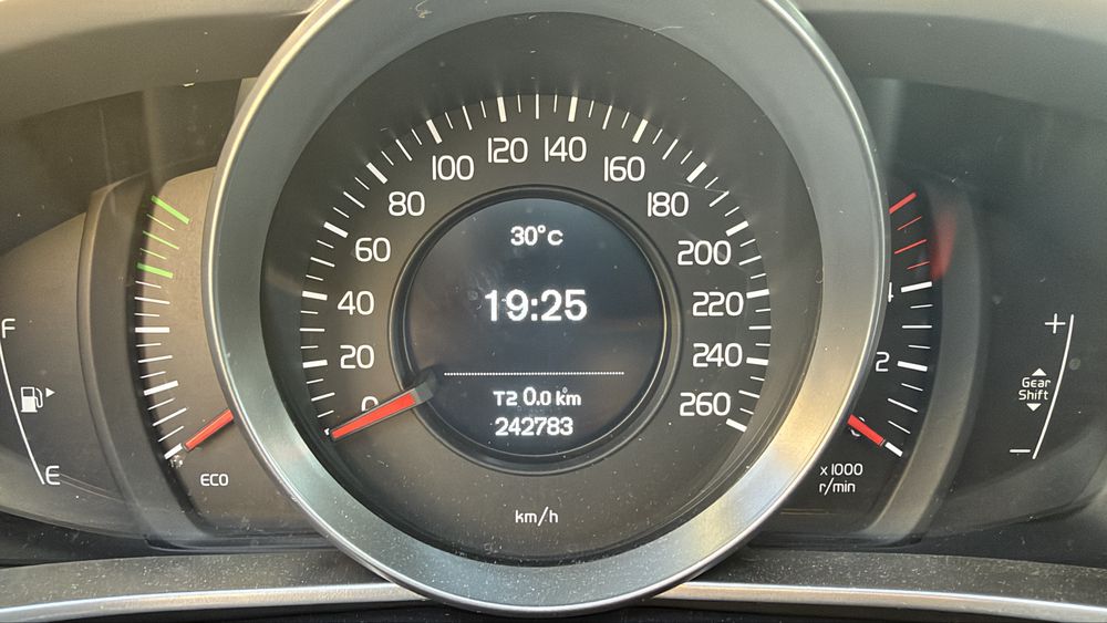 Volvo v40 D2 2014