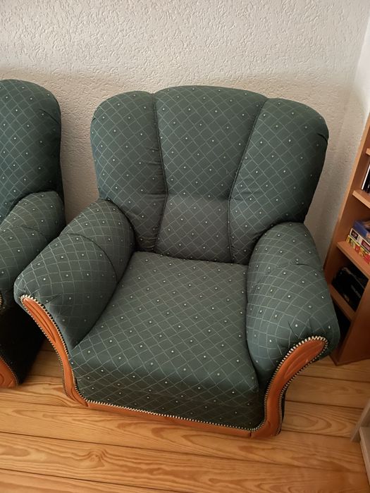 Sofá - cama mais dois cadeirões