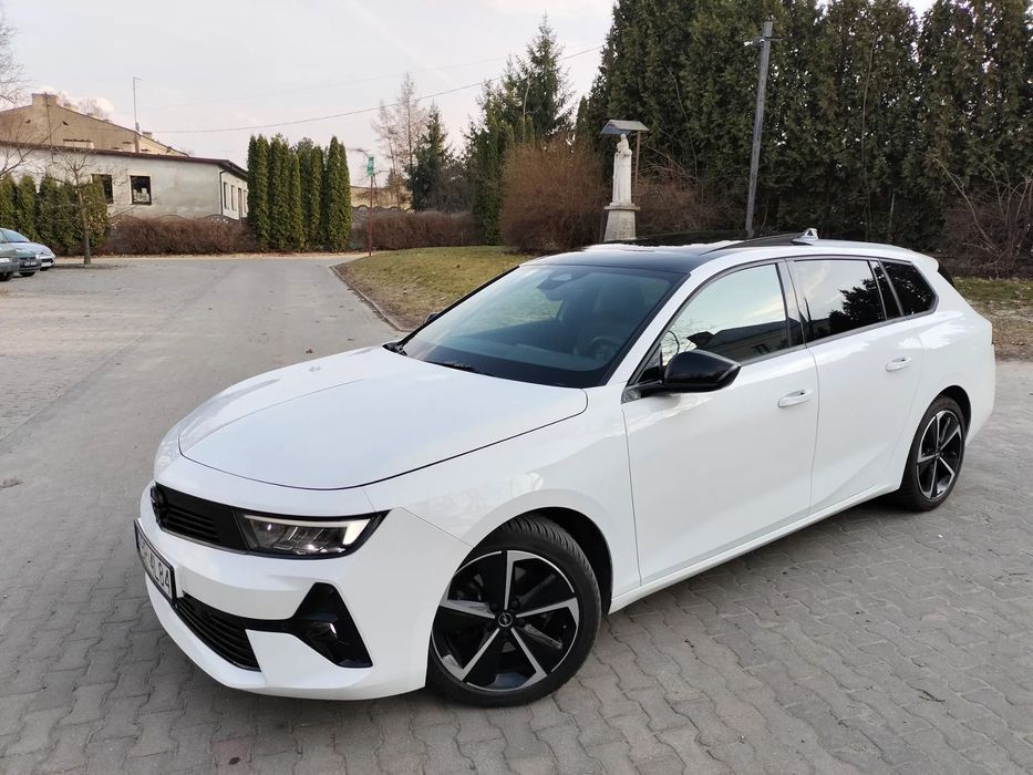 Opel Astra Gs Line / Panorama / Kam 360 / Full Led /