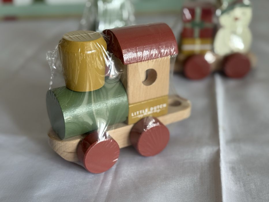 Comboio de empilhar em madeira - selado a estrear!