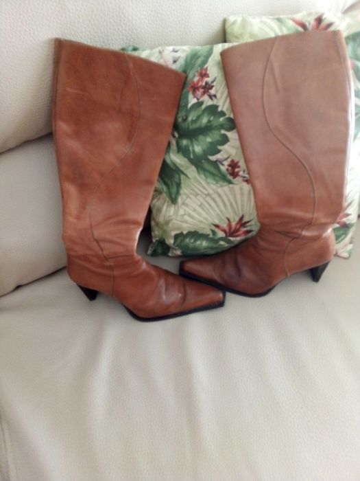 Botas de cor Castanhas de cano alto de senhora tamanho 35
