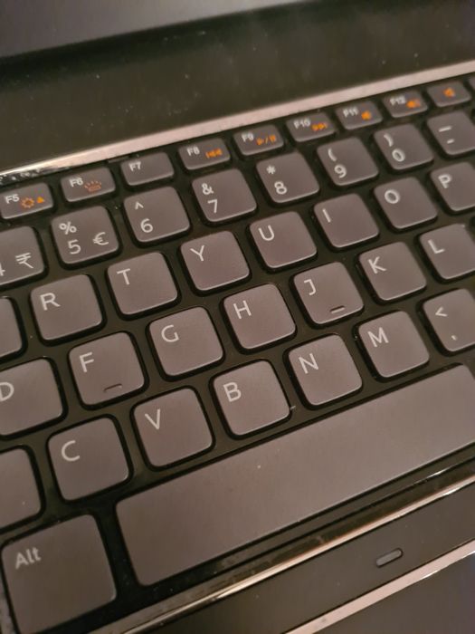 Dell vostro 3750 17,3" stan idealny