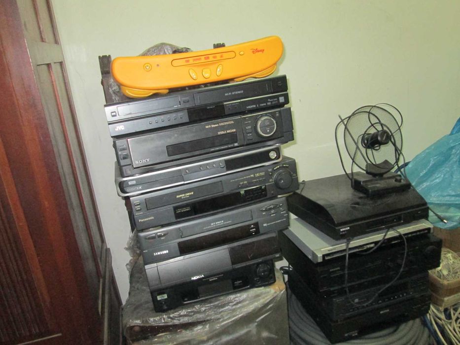 Muitos parelhos para peças ou reparação