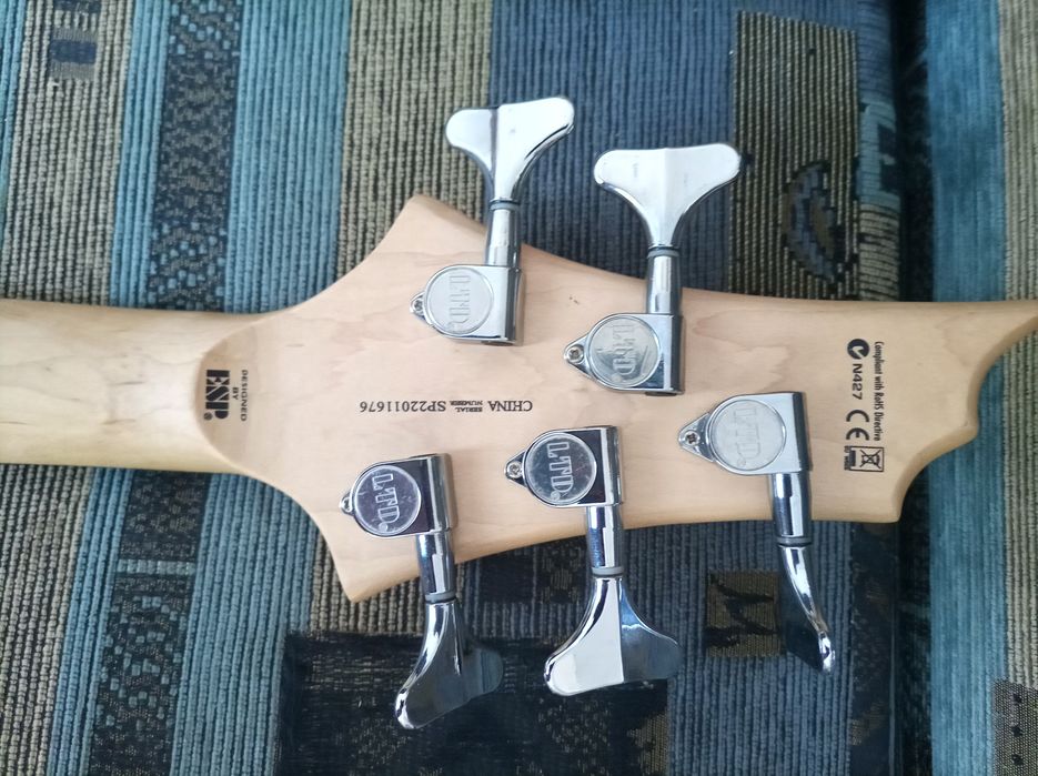 Gitara basowa ESP
