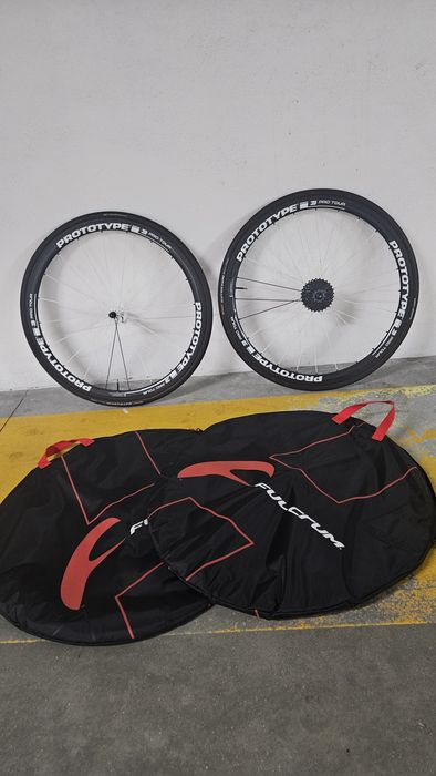 Rodas carbono Prototype 3 Pro Tour c/cassete Durace 11v