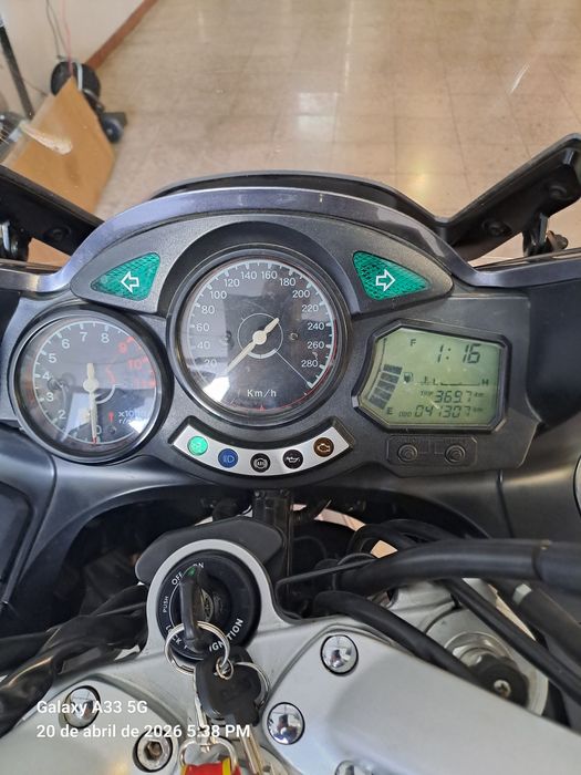 YAMAHA FJR 1300  muito bom estado 41000km