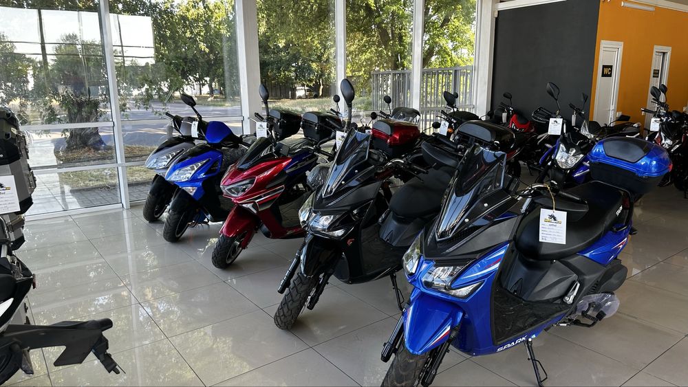 Скутер SPARK SP150S-19BN