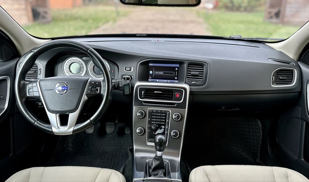 Volvo V60 2013 рік 1.6 diesel