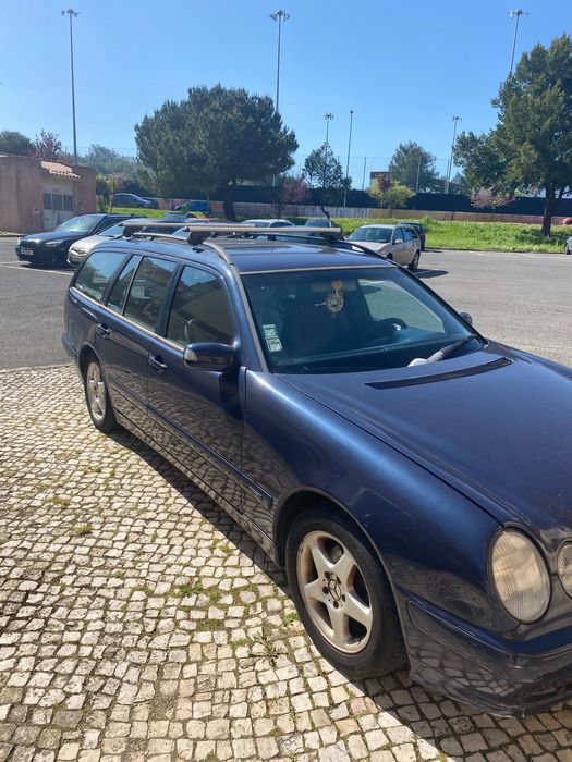 Mercedes Benz E 220 - 143 CV - 7 Lugares c/ avaria