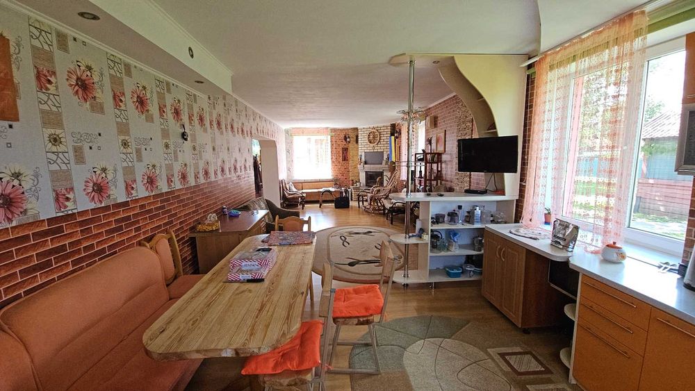 Котедж в Київській області. Залишають все. Є ВІДЕООГЛЯД
