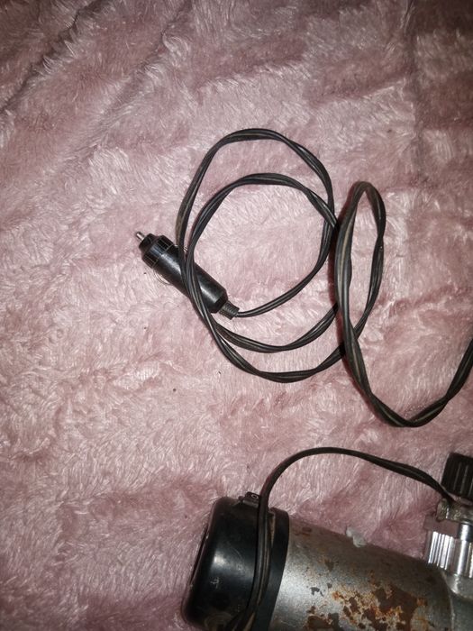 Автомобильный компрессор Вихрь