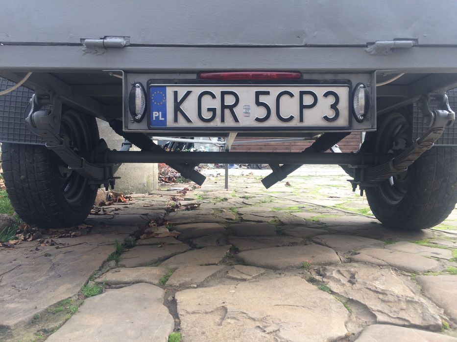 Новенький причіп