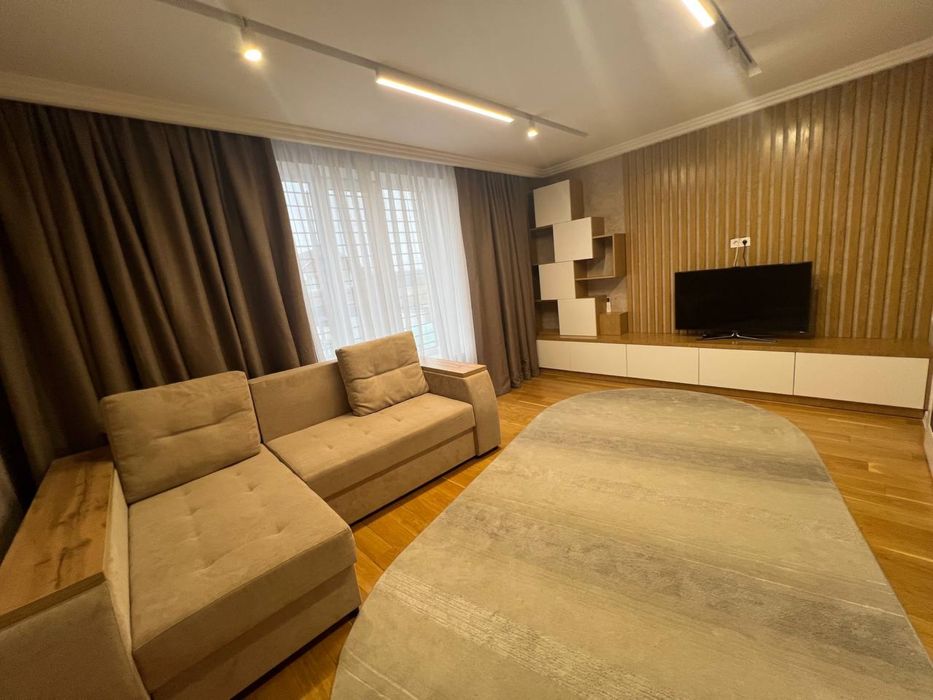 Подобова оренда шикарного будинку